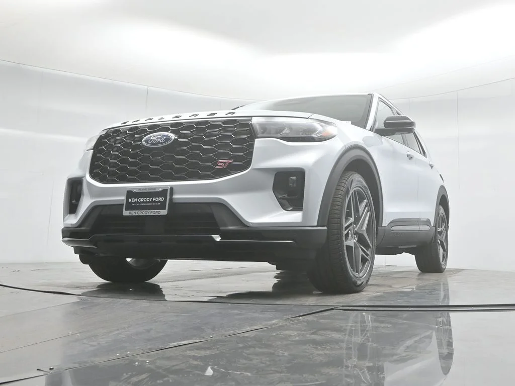 New 2026 Space White Metallic Ford ST image 43