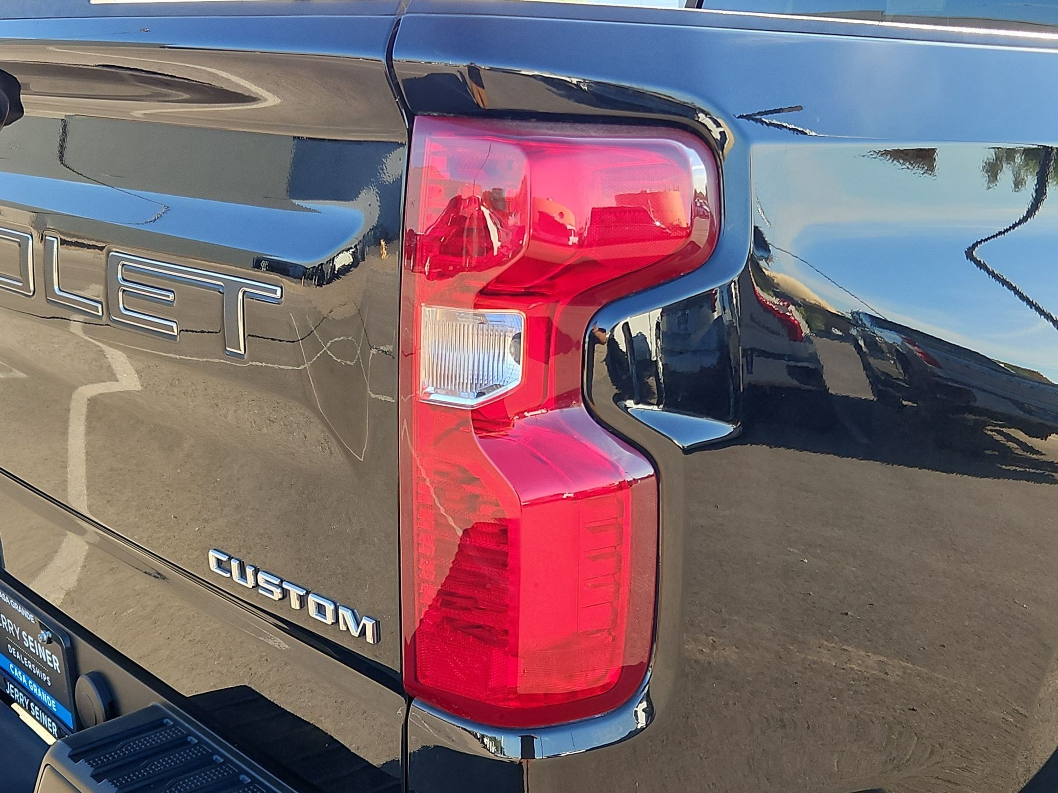 Certified Used 2022 BLACK Chevrolet Custom image 11