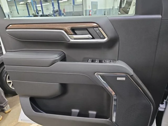 New 2026 Summit White Chevrolet LT Trail Boss image 29
