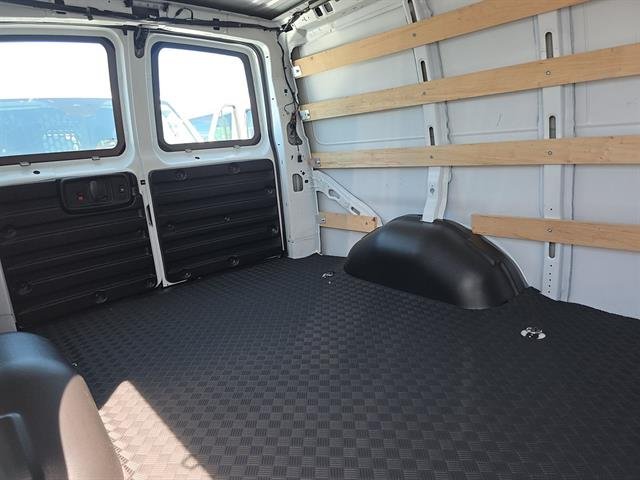2025 Chevrolet Express Cargo Work Van - Photo 6