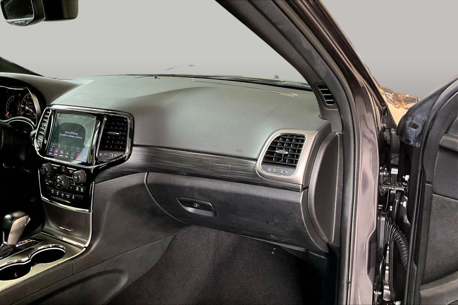 Used 2020 Granite Crystal Metallic Clearcoat Jeep Altitude image 18