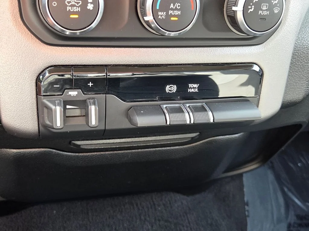Used 2019 White Ram Big Horn image 27