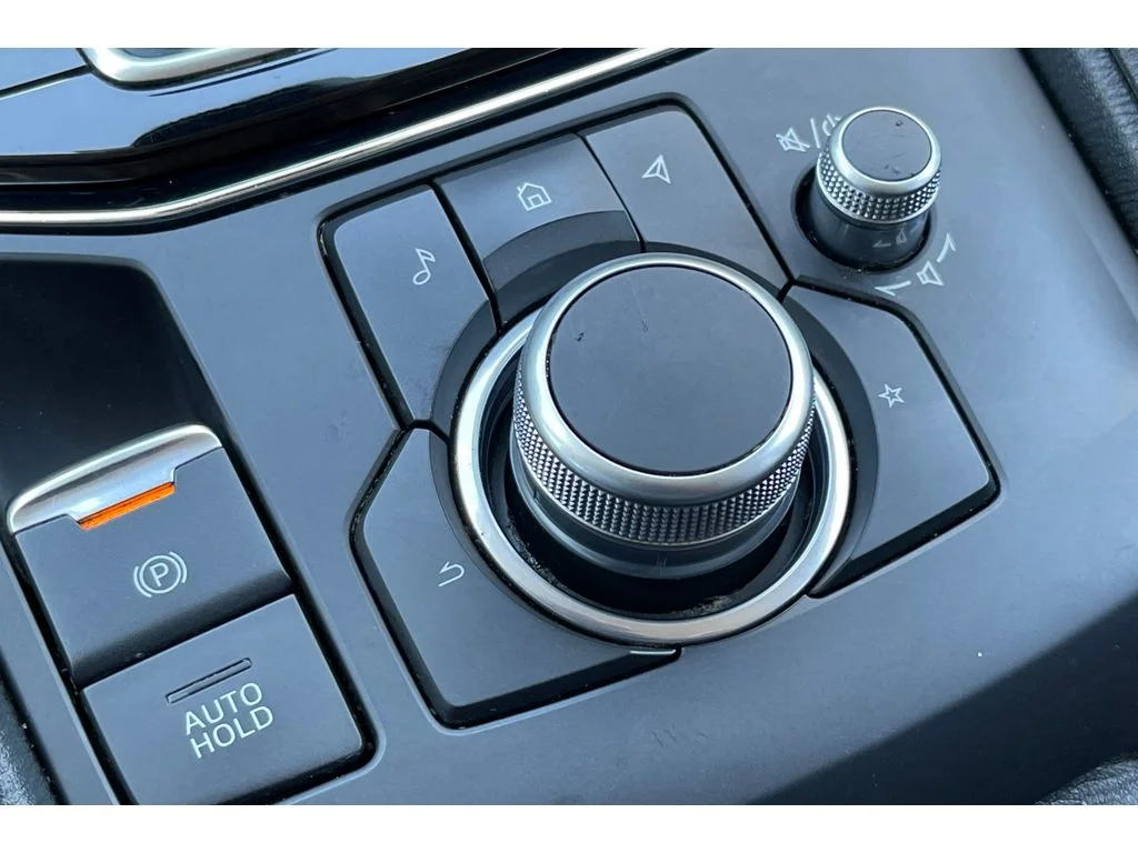 Used 2021 Snowflake White Pearl Mica Mazda Touring image 31