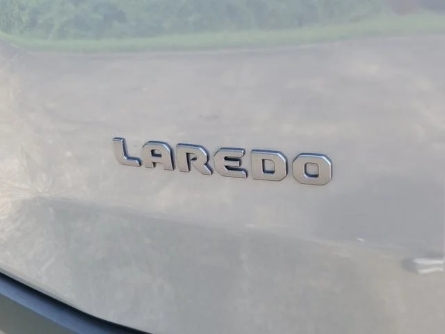 New 2026 Sting-Gray Clear-Coat Exterior Paint Jeep Laredo image 5