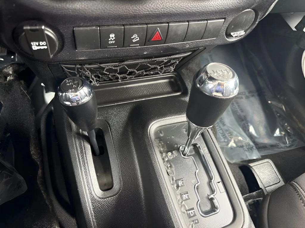 Used 2015 White Jeep Sport image 10