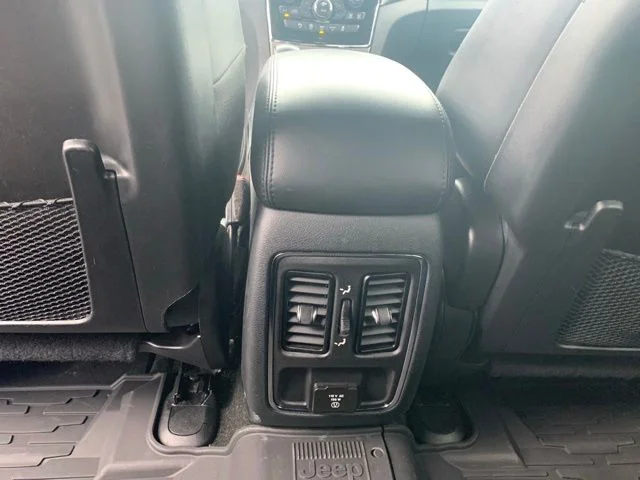 Used 2022 White Jeep Laredo X image 20