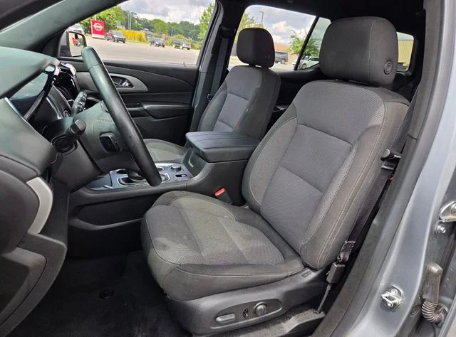 Used 2023 Gray Chevrolet LT image 7