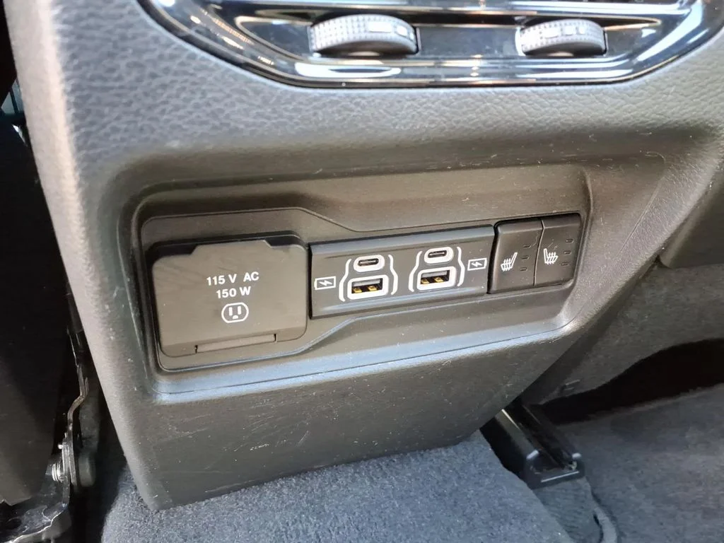 Used 2025 White Jeep Limited image 11