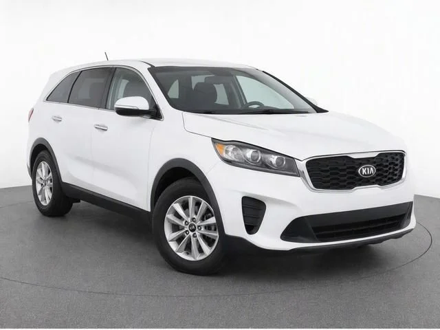Used 2019 Snow White Pearl Kia L image 1