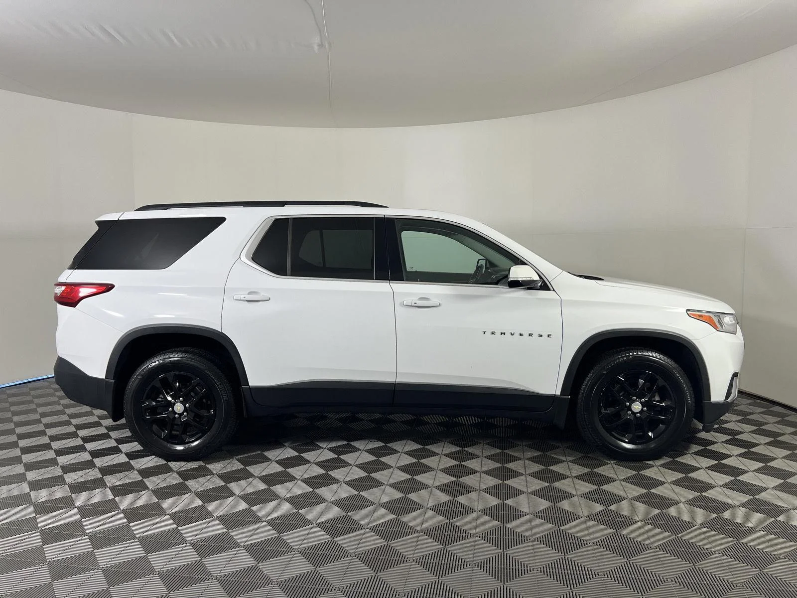 Used 2020 SUMMIT WHITE Chevrolet LT Cloth image 9
