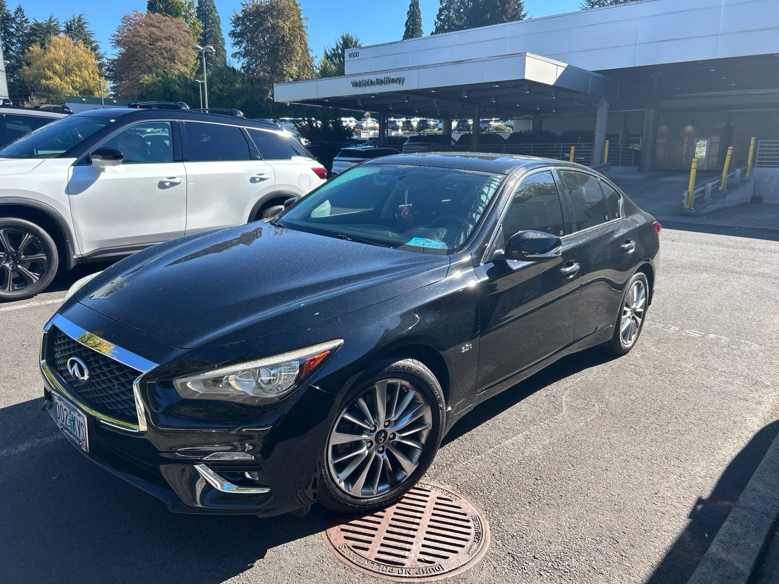Used 2018 Black INFINITI 3.0t LUXE image 1