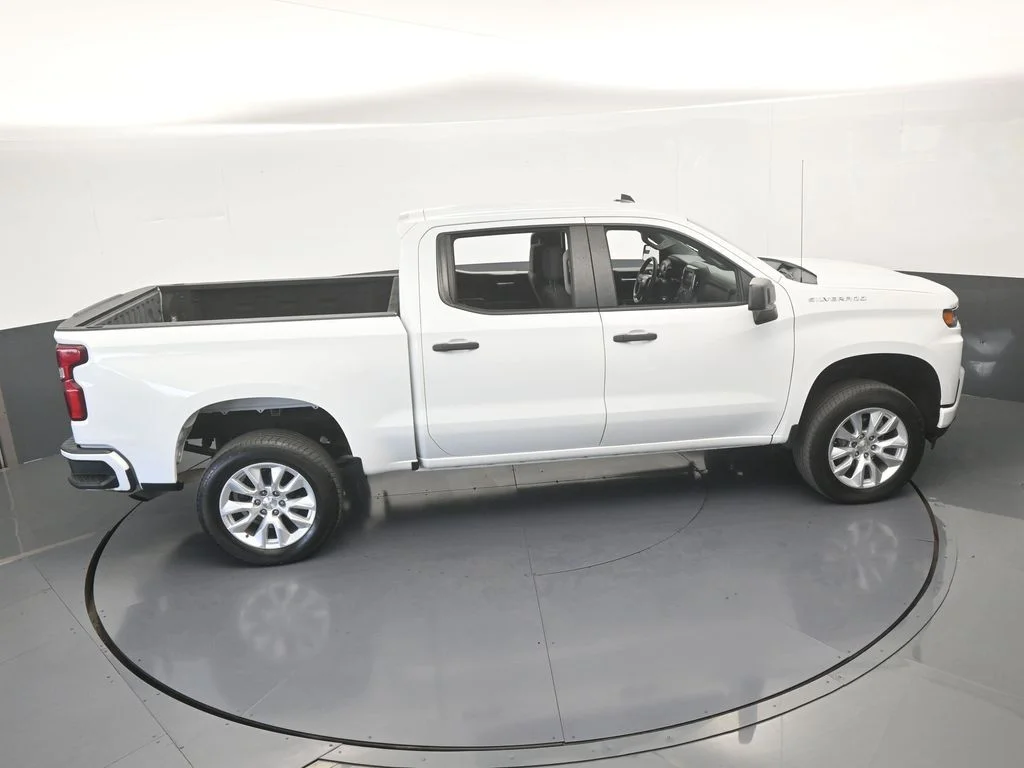 Used 2022 Summit White Chevrolet Custom image 52