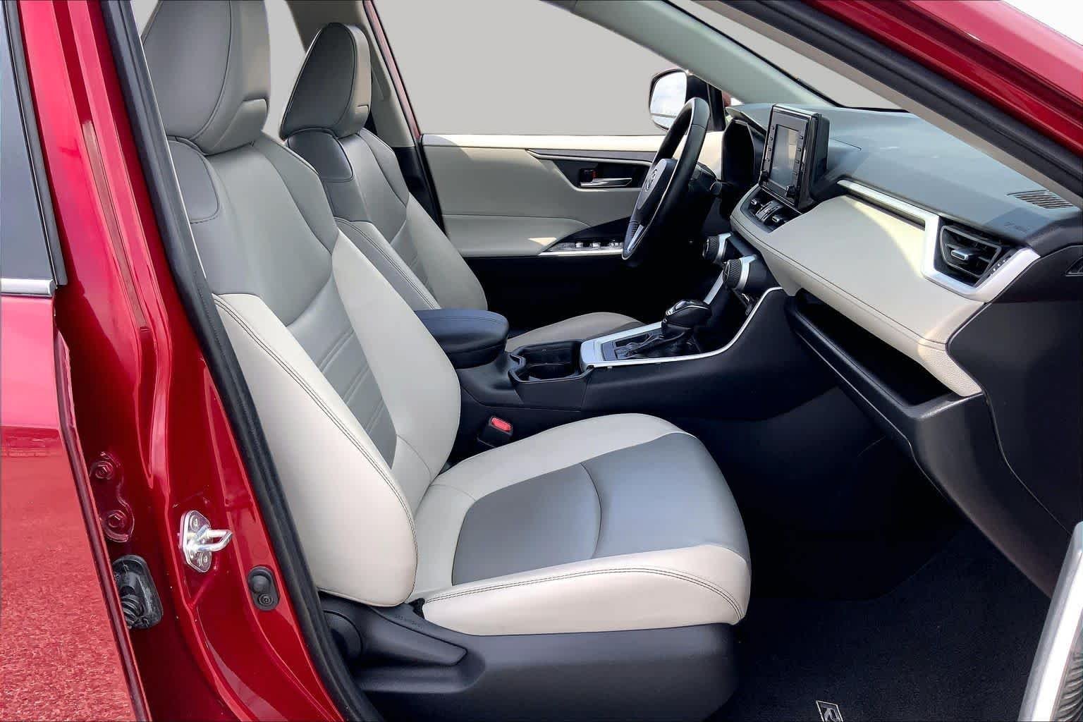 Used 2021 Ruby Flare Pearl Toyota XLE Premium image 9