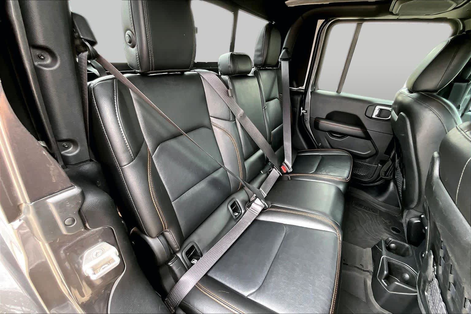 Used 2023 Granite Crystal Metallic Clearcoat Jeep Mojave image 18