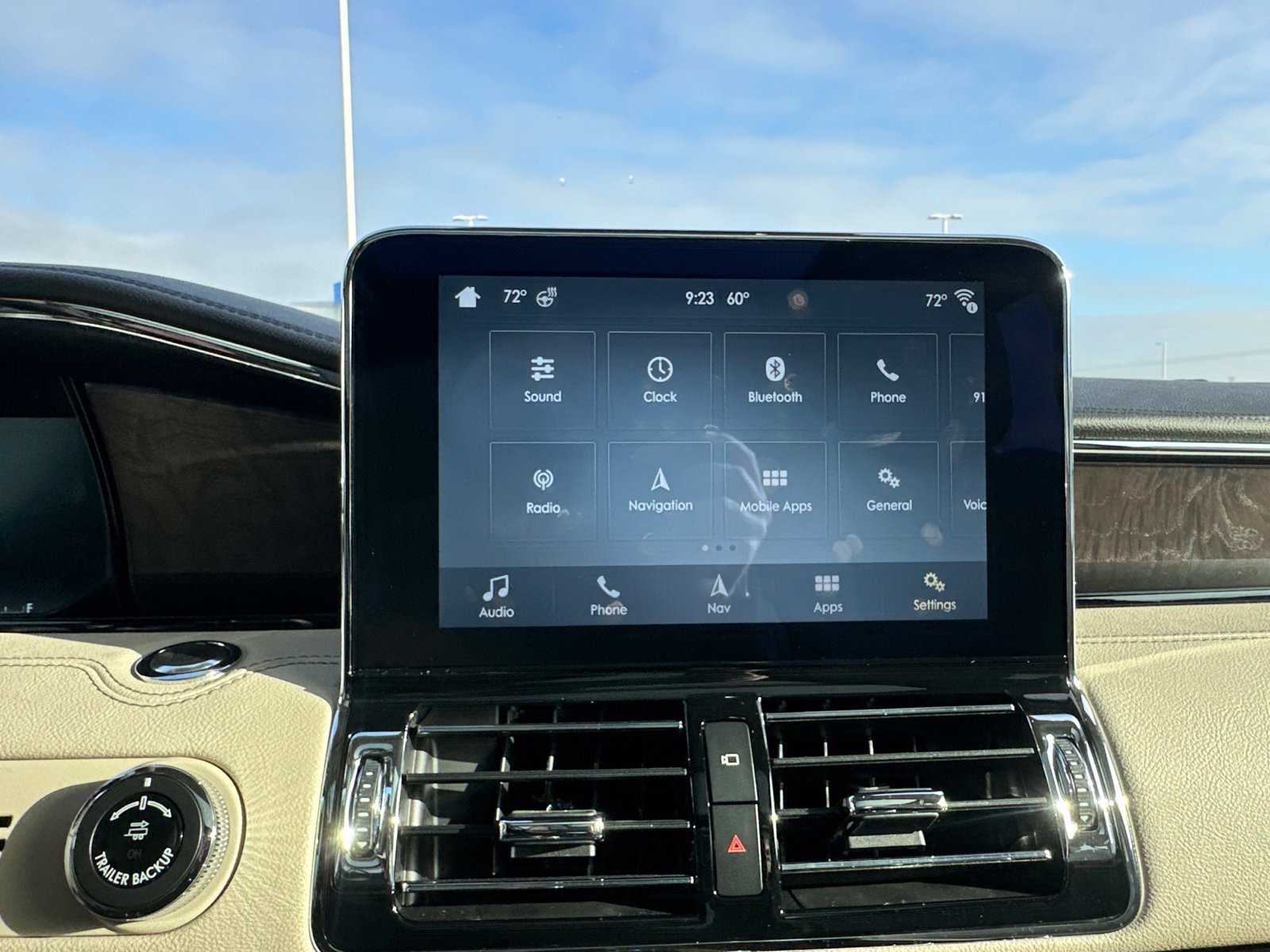 Used 2019 White Lincoln Reserve image 64