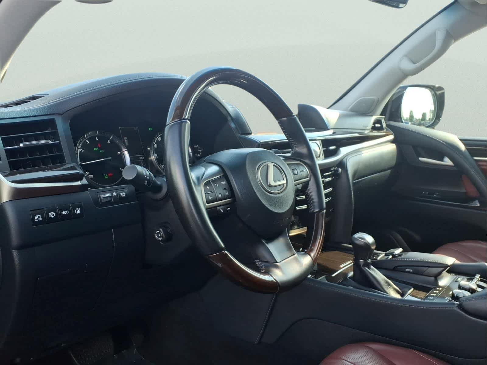 Used 2019 Atomic Silver Lexus  image 14