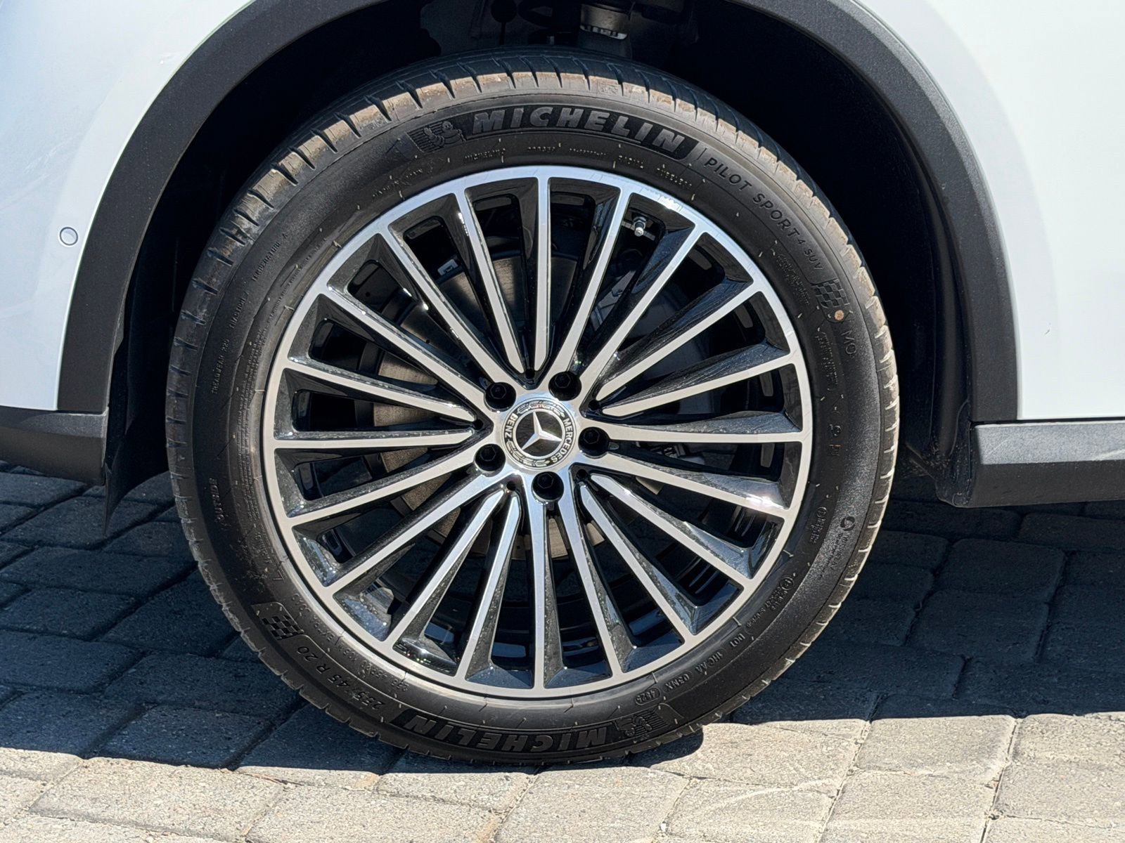 New 2026 Polar White Mercedes-Benz GLC 300 image 38