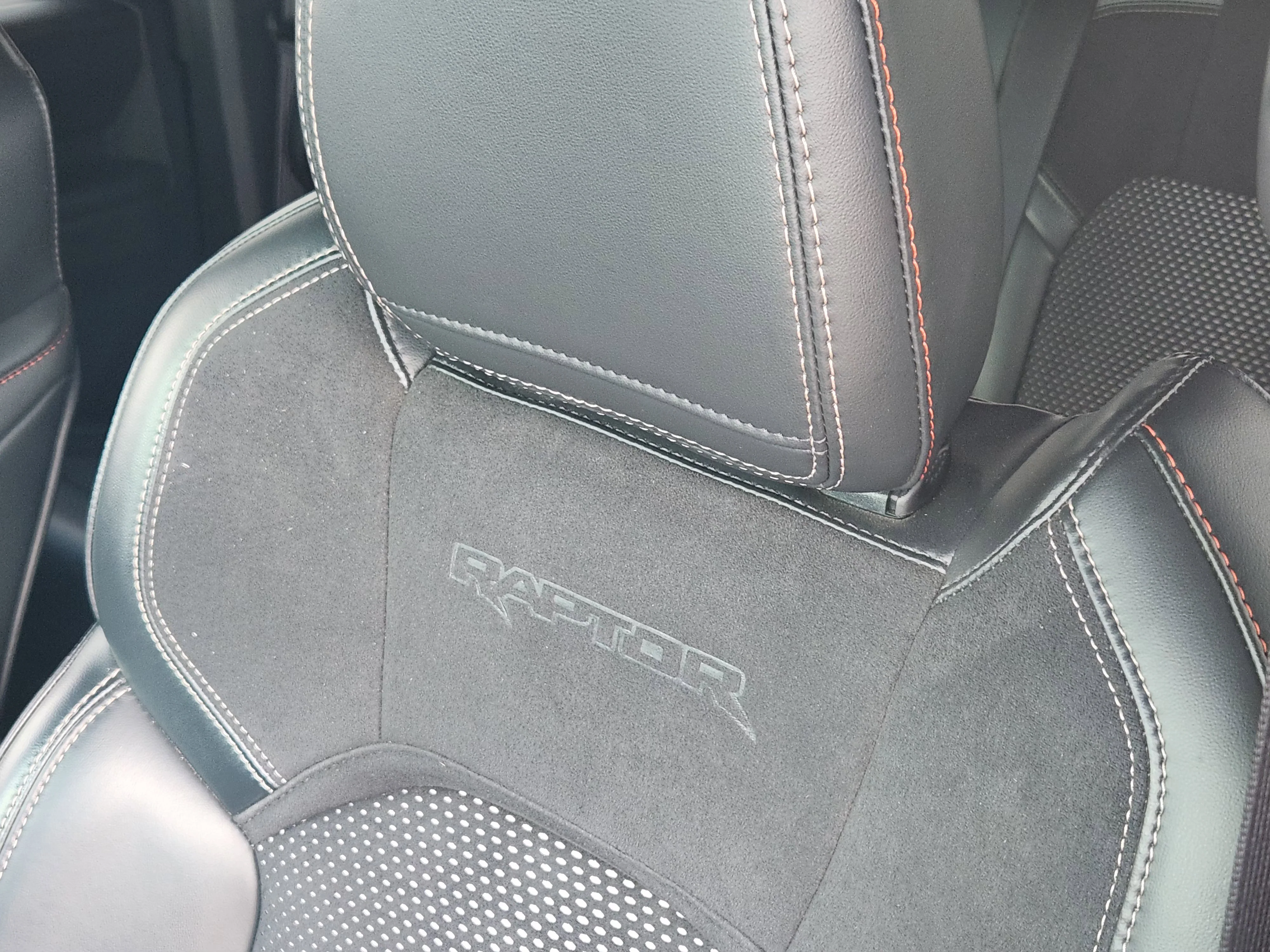 Used 2023  Ford Raptor image 15
