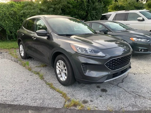 Used 2020 Gray Ford SE image 2