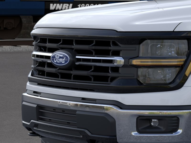 New 2026 Oxford White Ford XLT image 17