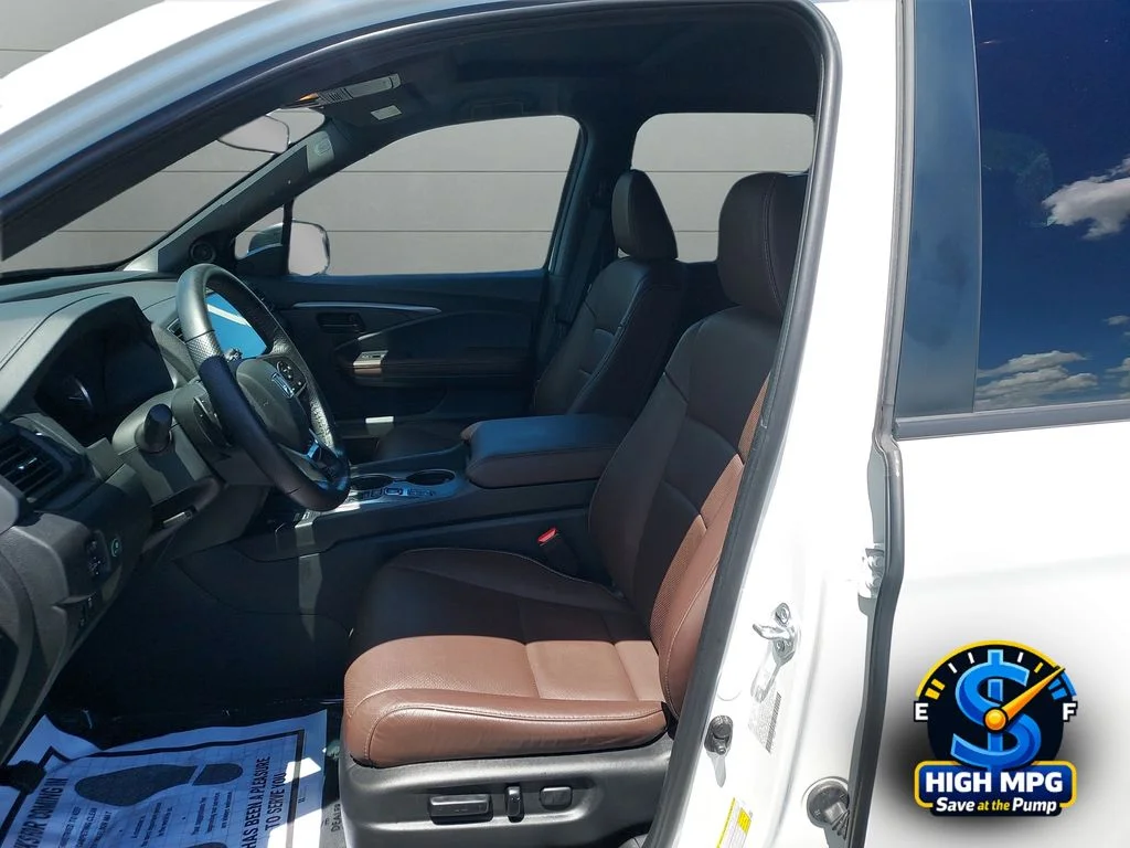 Used 2025 White Honda EX-L image 9