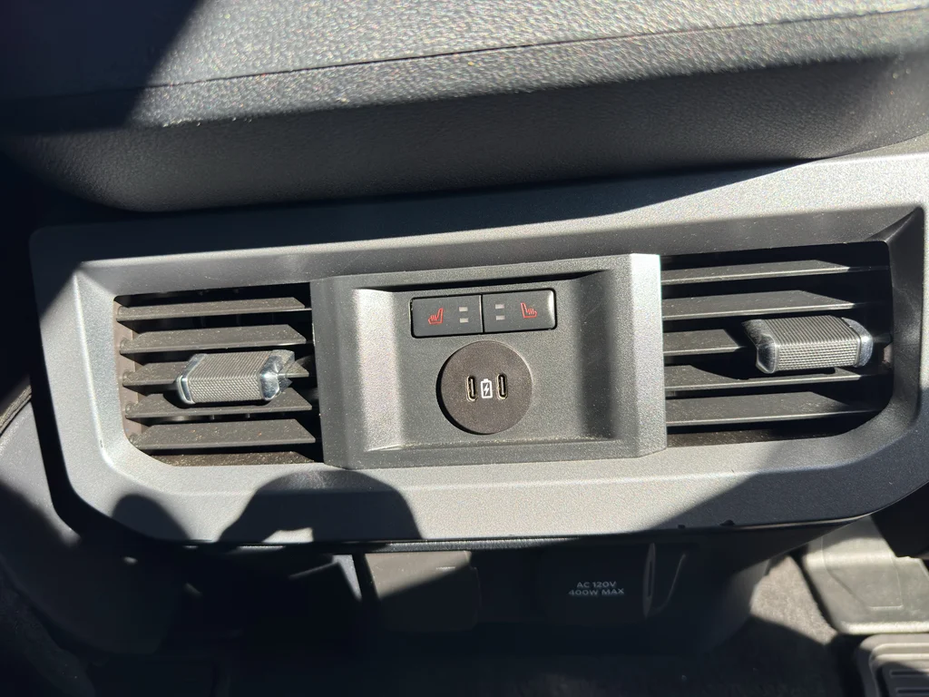 Used 2023 Agate Black Metallic Ford LARIAT image 15