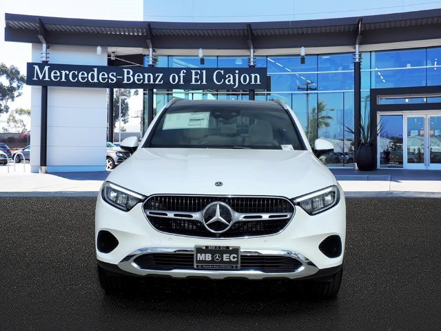 New 2027 White Mercedes-Benz GLC 300 image 2