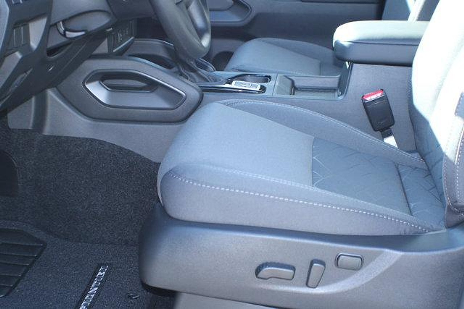 2026 Nissan Frontier SV - Photo 13
