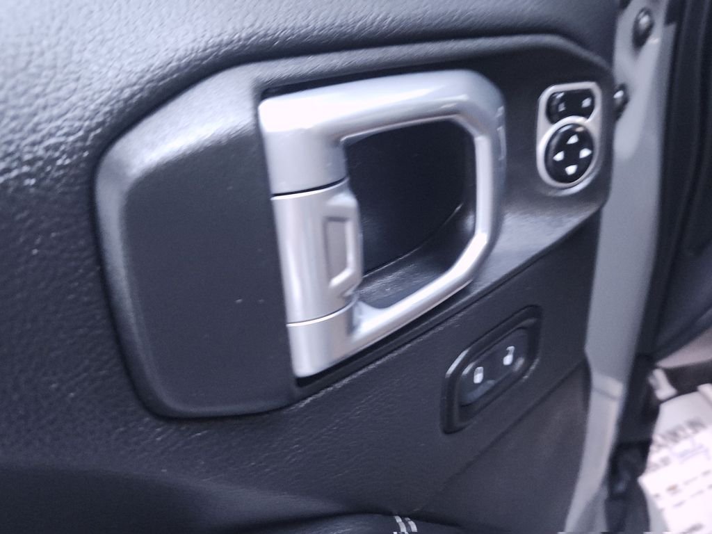 Used 2020 Gray Jeep Rubicon image 13