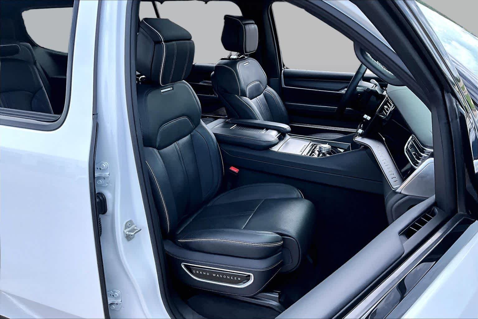 Used 2024 Bright White Clearcoat Jeep Series II Obsidian image 9