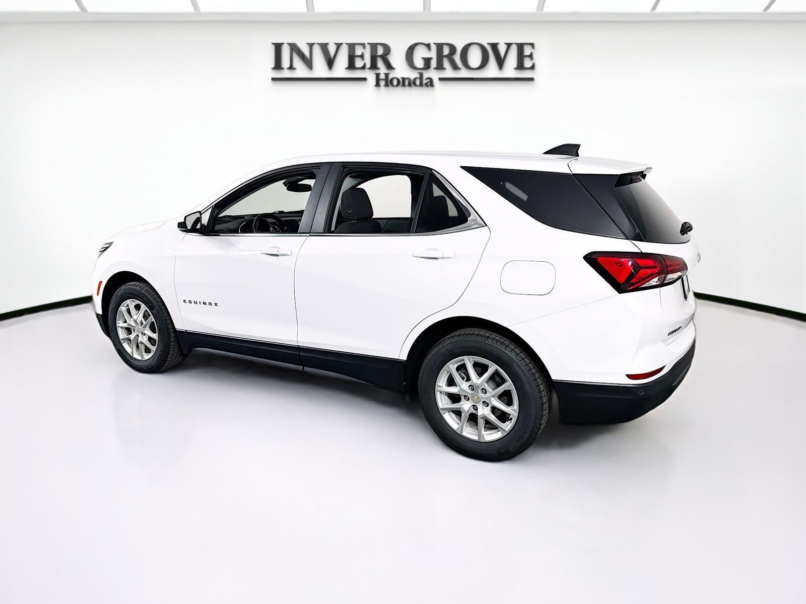Used 2022 Summit White Chevrolet LT image 7
