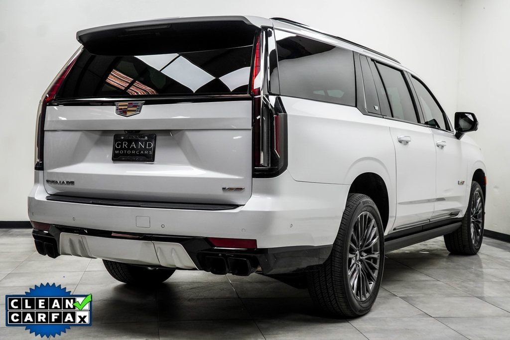 Used 2023 White Cadillac V-Series image 12