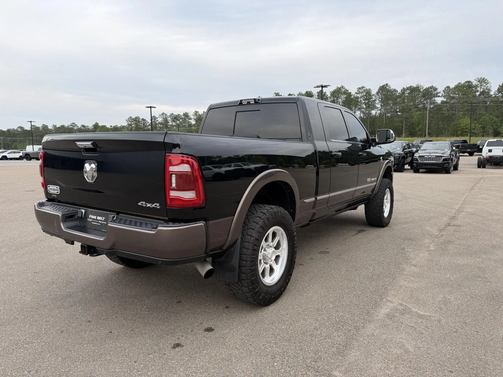 Used 2022 Diamond Black Crystal Pearlcoat Ram Longhorn image 6
