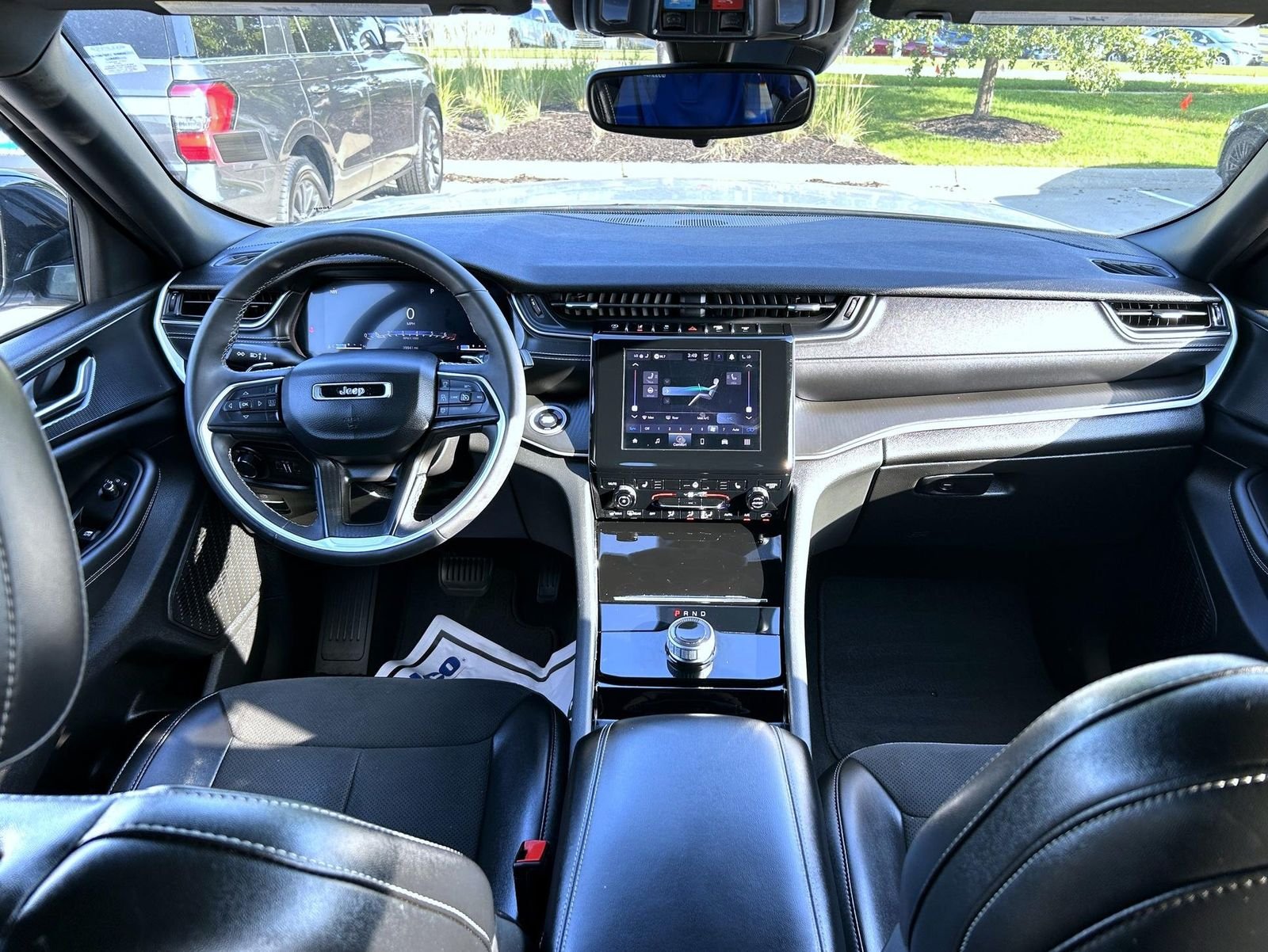 Used 2023 Silver Jeep Altitude X image 12