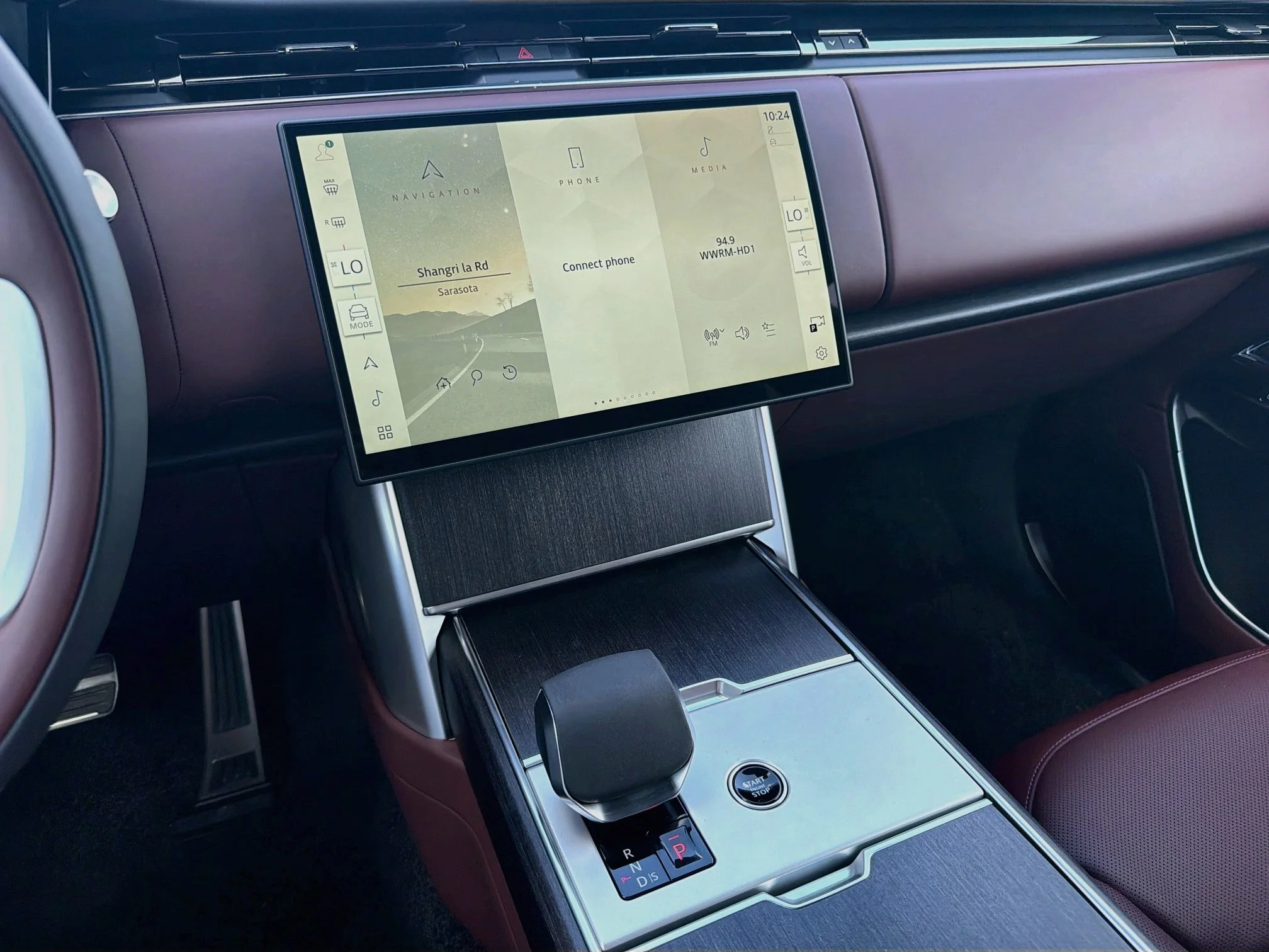 New 2026 Santorini Black Land Rover SE image 29