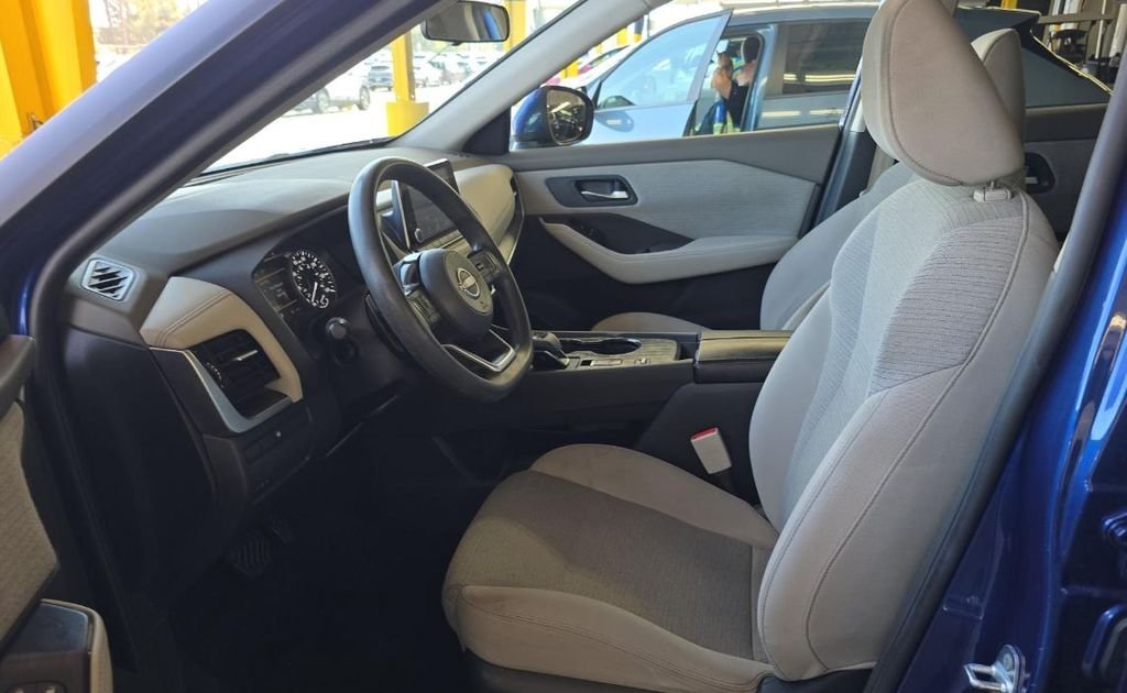 Used 2023 Blue Nissan SV image 7