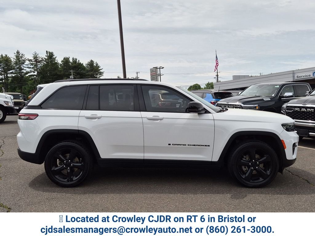 Certified Used 2023 White Jeep Altitude image 3