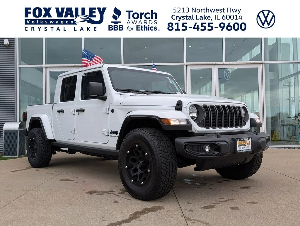 2025 Jeep Gladiator Nighthawk Auto's photo
