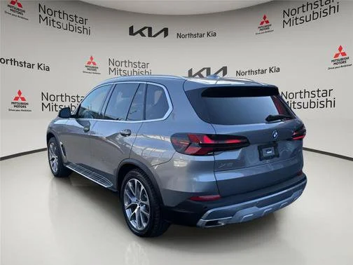 Used 2024 Gray BMW xDrive40i image 3