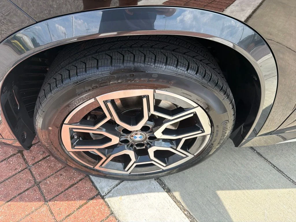 Used 2023 Black BMW xDrive28i image 9