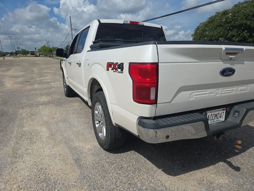 Used 2018 White Ford Lariat image 13