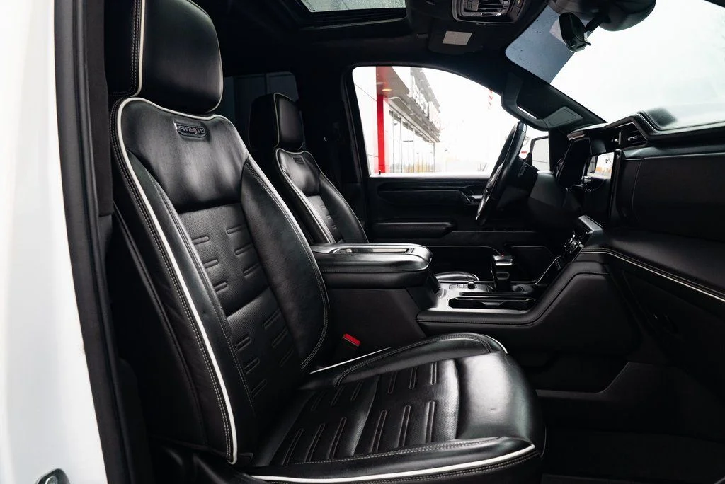 Used 2022 White GMC AT4X image 26