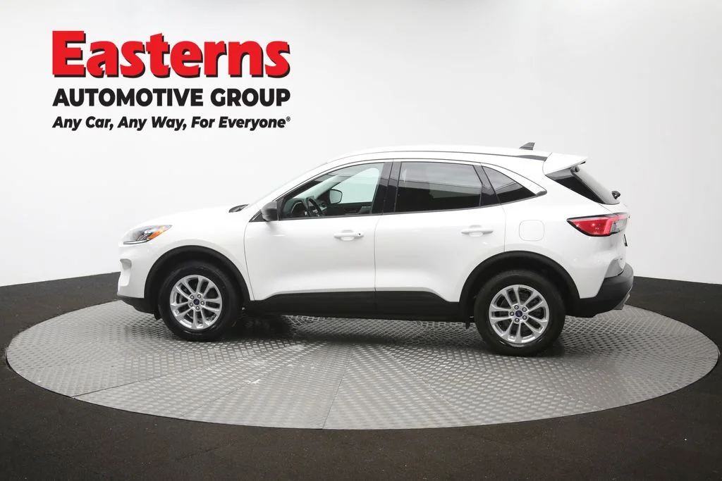 Used 2022 White Ford SE image 61