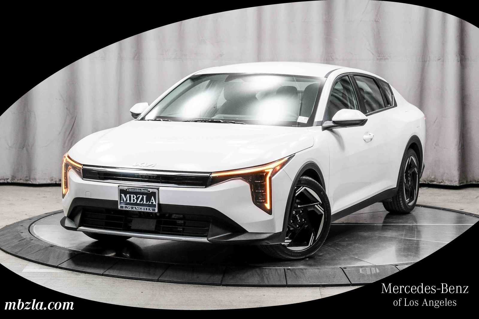 2025 Kia K4 EX AT's photo