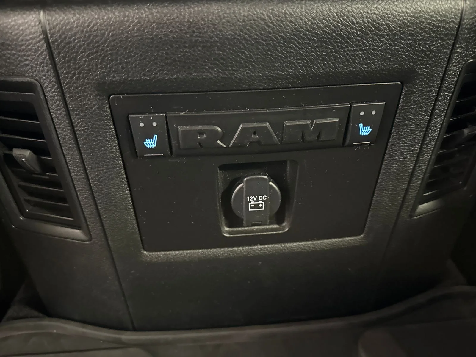 Used 2017 Bright White Clearcoat Ram Laramie image 27
