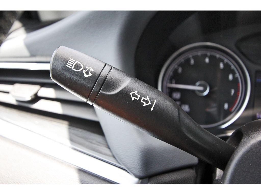 Used 2021 Black Buick Essence image 17