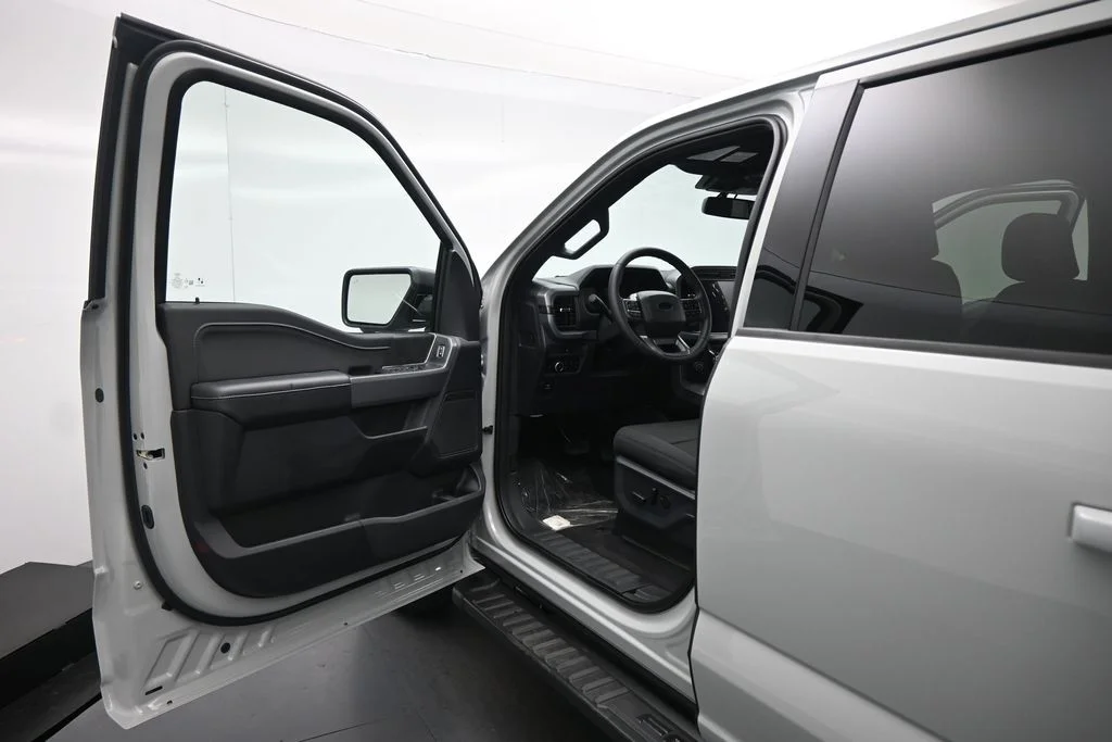 New 2026 Avalanche Ford XLT image 8
