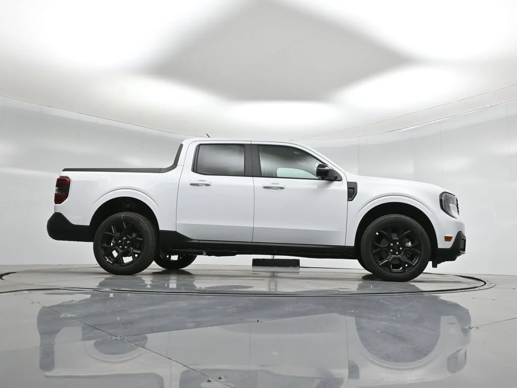 New 2026 Oxford White Ford Lariat image 47