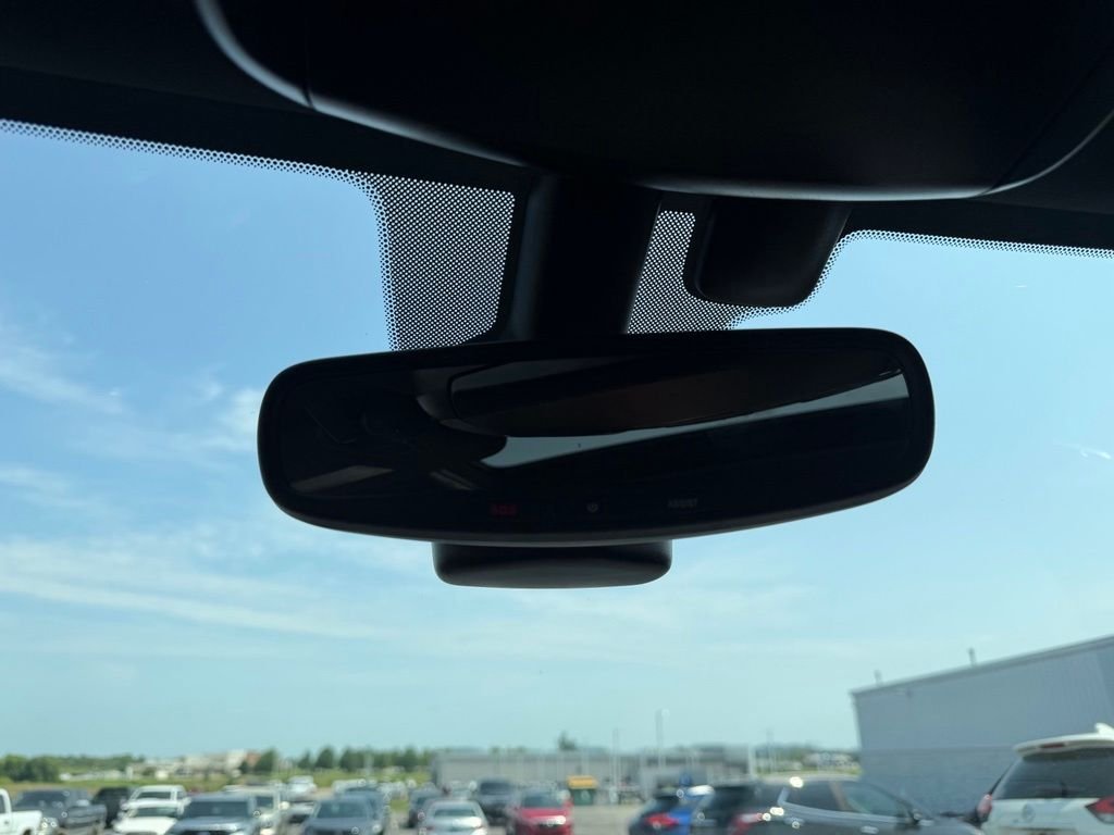 Used 2020 Red Jeep Altitude image 21