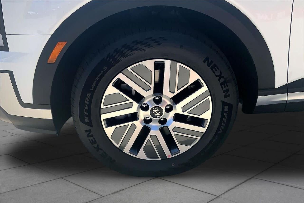 New 2026 Creamy White Pearl Hyundai SEL 8P image 11